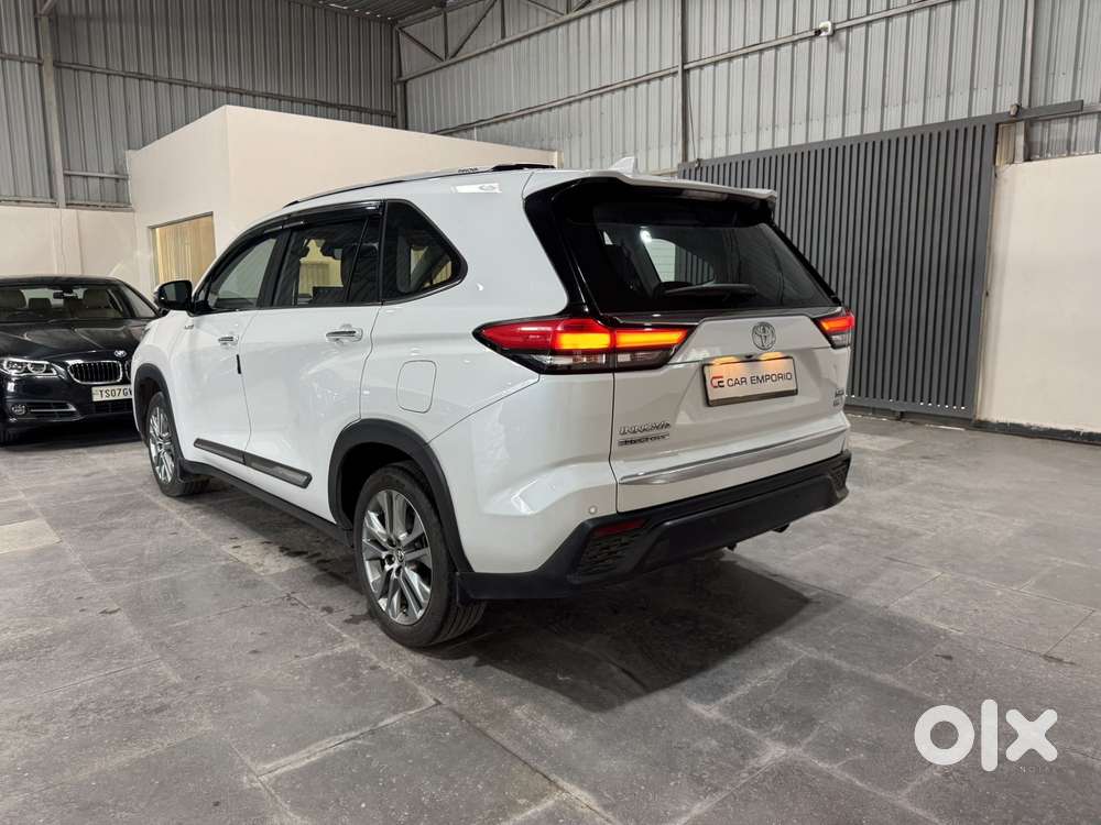 Toyota Innova Hycross 2.0 Zx (o) Hybrid 7 Str, 2025, Cng & Hybrids