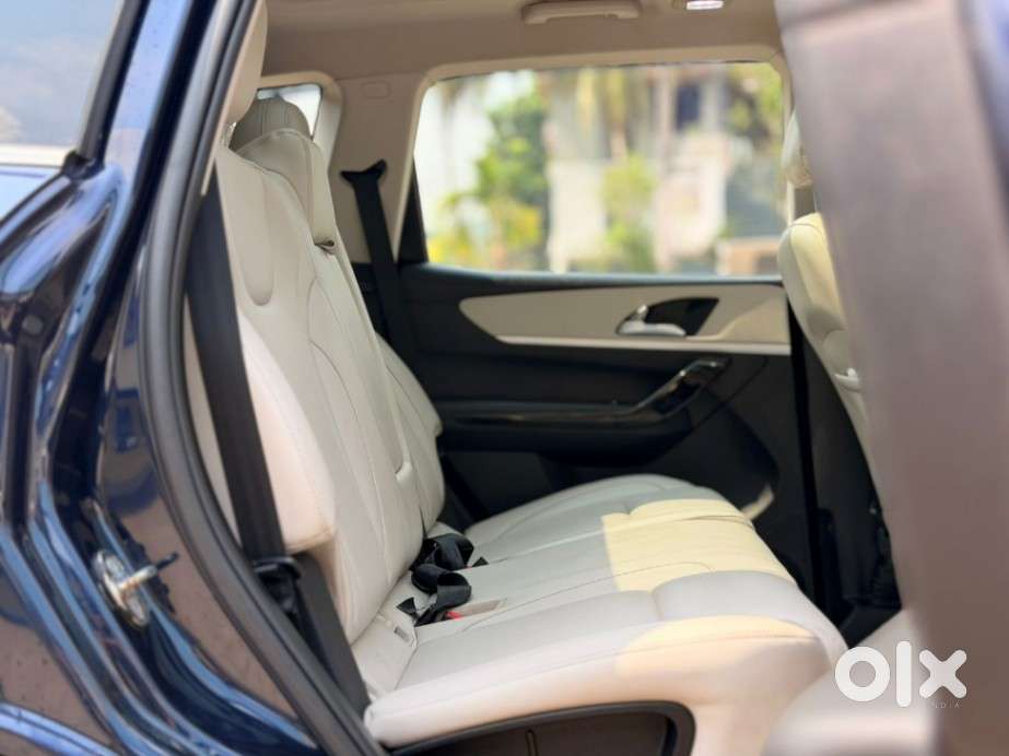Mahindra Xuv700 2.2 Ax 7 Diesel At Luxury Pack Str, 2022, Diesel