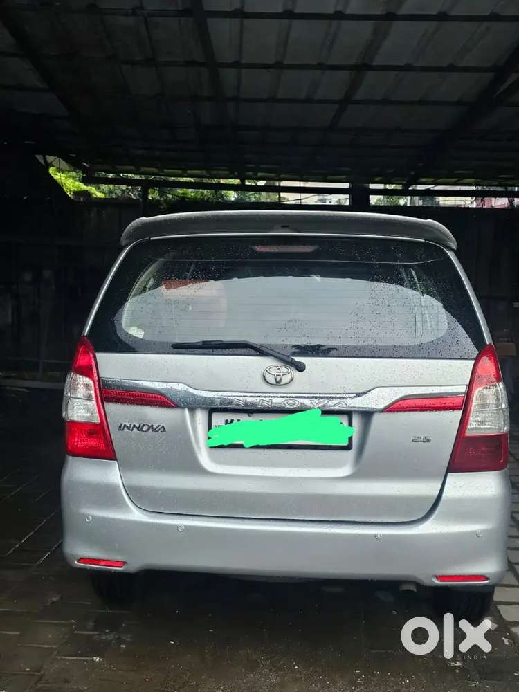 Toyota Innova 2011