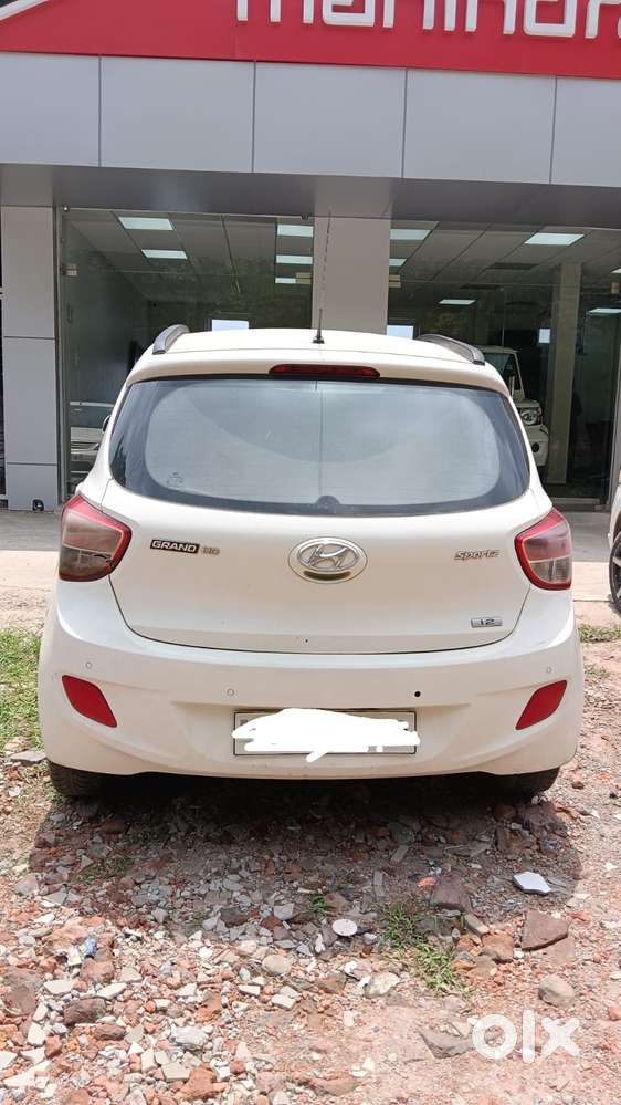 Hyundai Grand I10 Sportz, 2015, Petrol