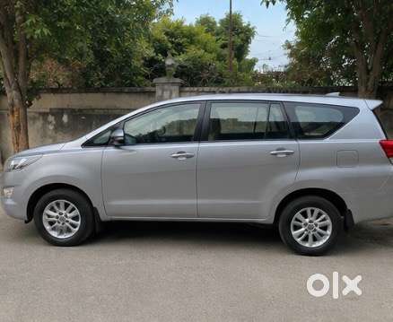 Toyota Innova Crysta 2016