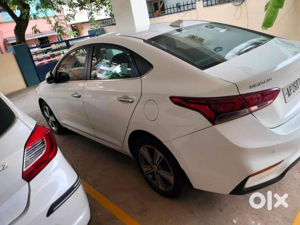 Hyundai Fluidic Verna 2047