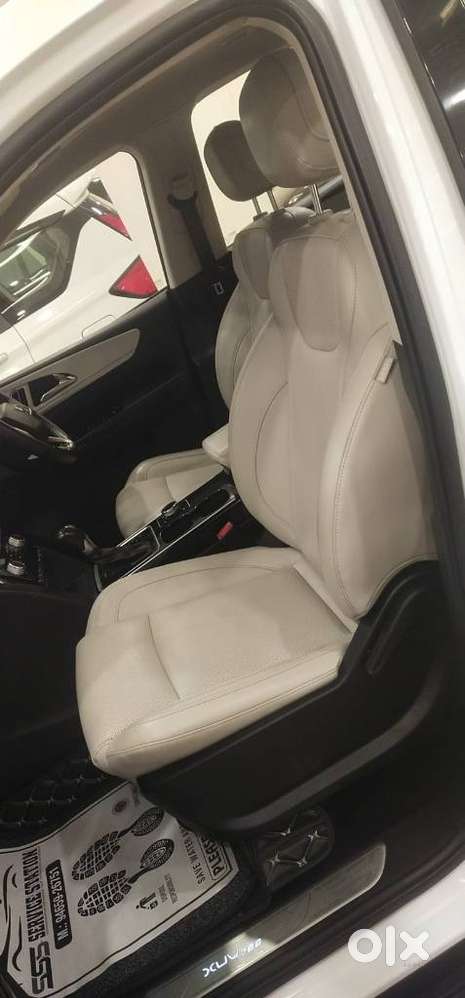 Mahindra Xuv700 2.2 Ax 7 Diesel At Luxury Pack Str, 2022, Diesel