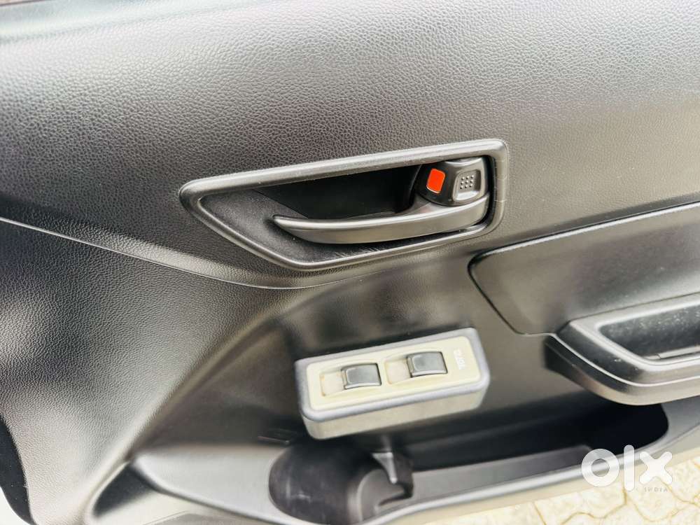 Maruti Suzuki Swift Lxi Option, 2019, Petrol
