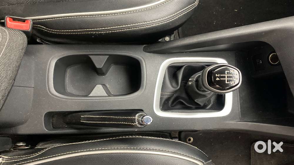 Nissan Magnite 1.0 Xv Premium, 2021, Petrol