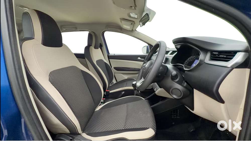 Renault Triber Rxz, 2021, Petrol