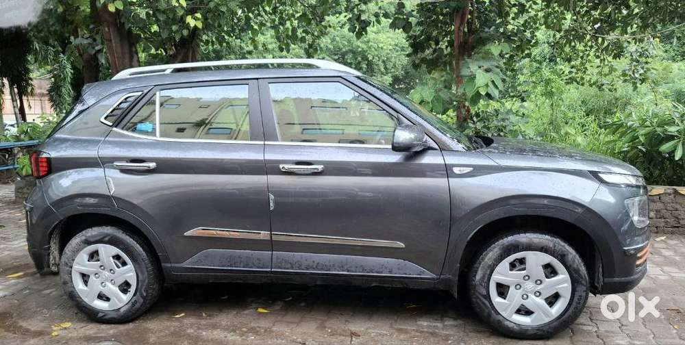 Hyundai Venue 1.2 S Plus, 2022, Petrol