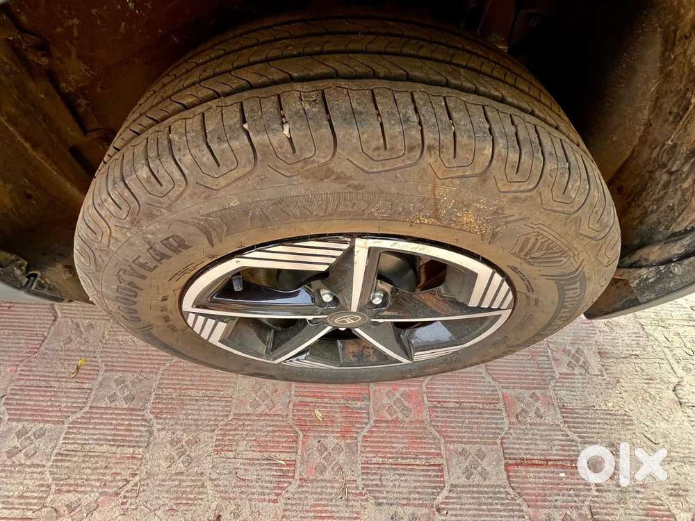 Tata Nexon Creative Plus S 1.2 Revotron Petrol 6 Mt, 2025, Petrol