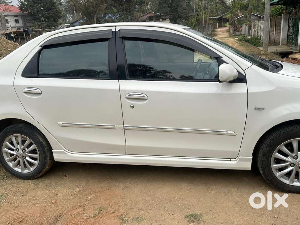Toyota Etios 2011 Petrol 80000 Km Driven