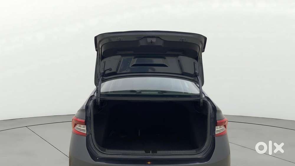Skoda Slavia 1.0 Ambition Tsi At, 2022, Petrol