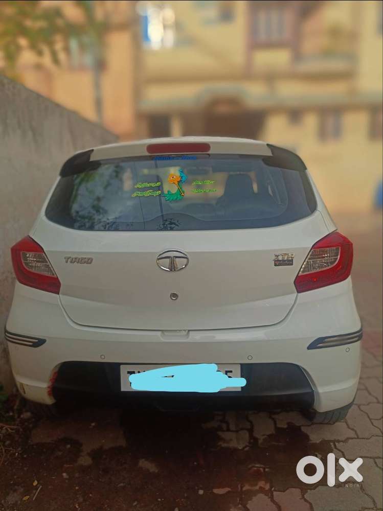 Petrol/cng Tata Tiago - Rs.3.9l Negotiable