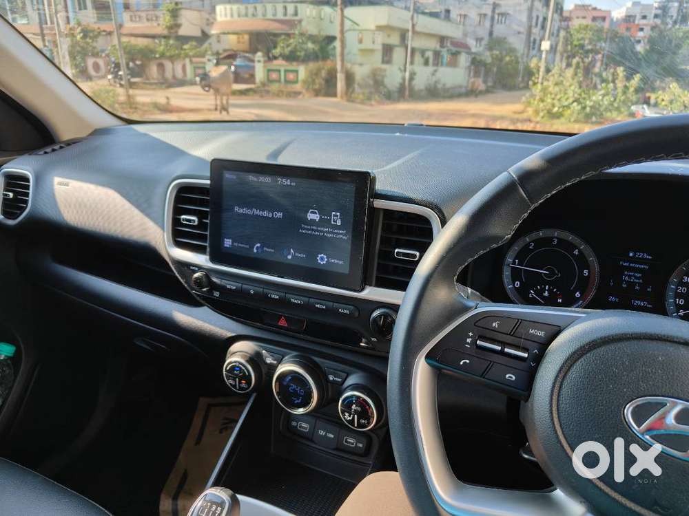 Hyundai Venue 2021 Diesel 16500 Km Driven