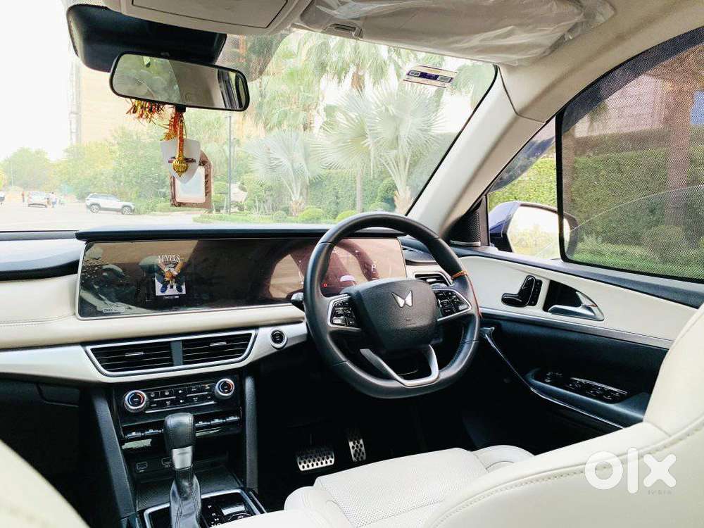 Mahindra Xuv700 2.2 Ax 7 Diesel At Str Awd, 2023, Diesel