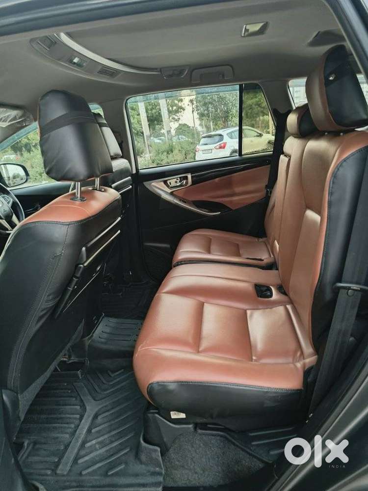 Toyota Innova Crysta [2020-ongoing] 2.4 Vx 8 Str, 2021, Diesel