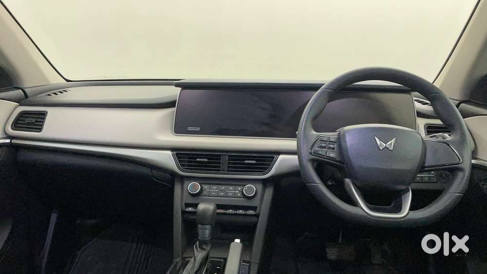 Mahindra Xuv700 2.2 Ax 5 Diesel At 7 Str, 2023, Diesel