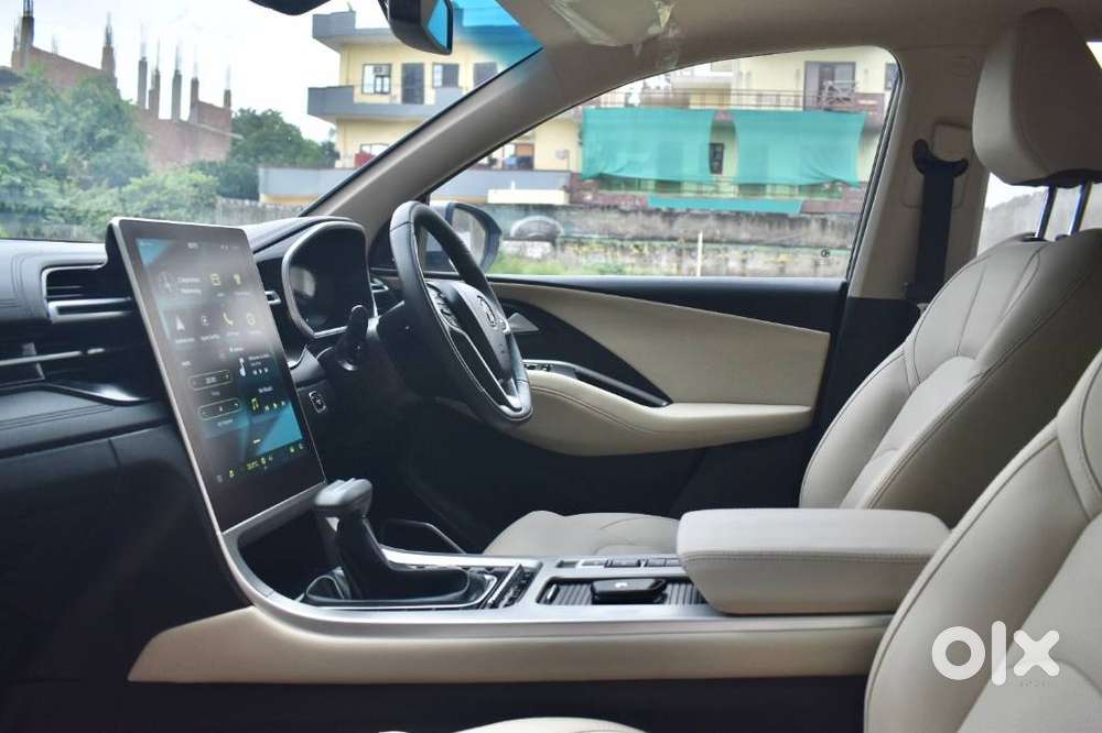 Mg Hector Plus Sharp Pro 1.5 Turbo Petrol Cvt 6 Str, 2025, Petrol