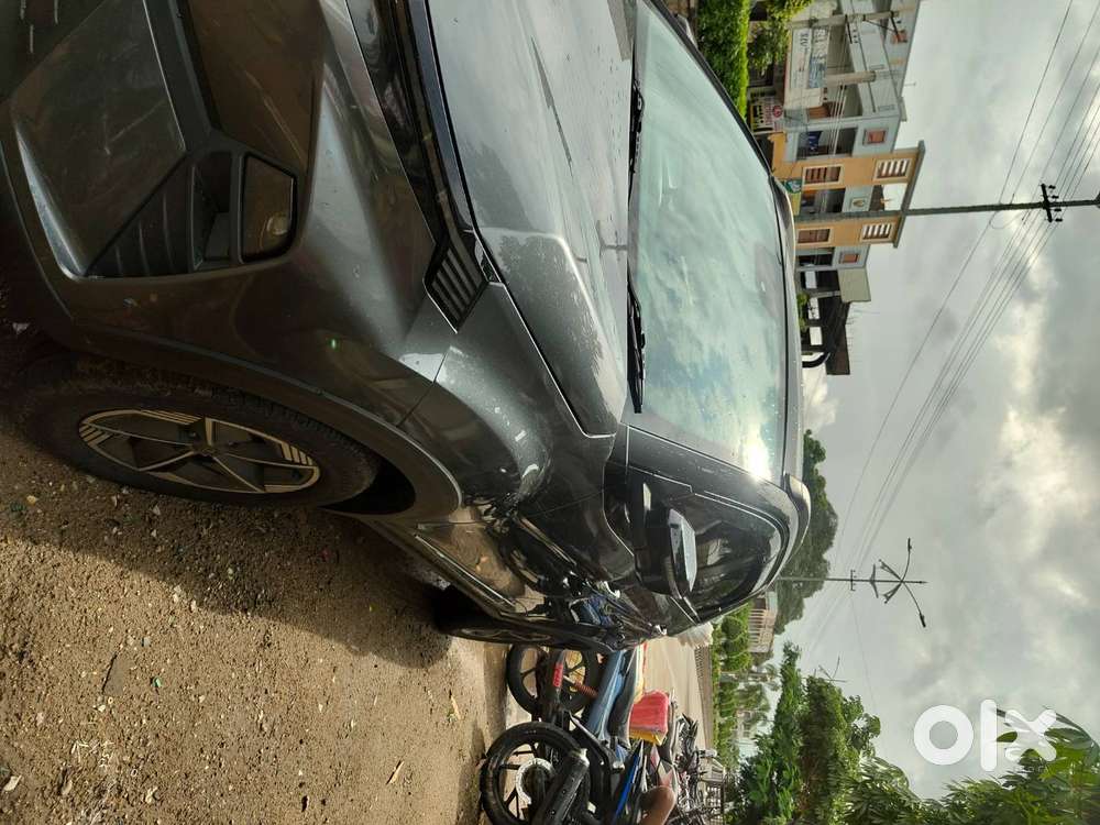 Tata Nexon Creative Plus(sunroof) 2024