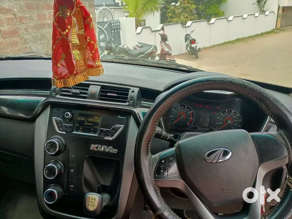 Mahindra Kuv 100 2017