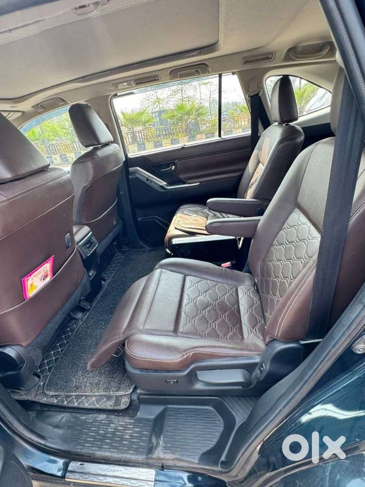 Toyota Innova Hycross 2.0 Zx Hybrid 7 Str, 2023, Petrol