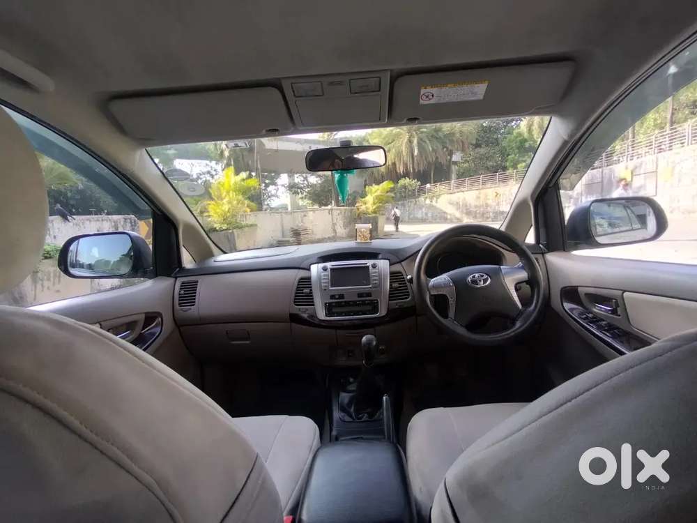 Toyota Innova 2015 V Diesel 7 Str 84000 Km Driven Excellent Condition