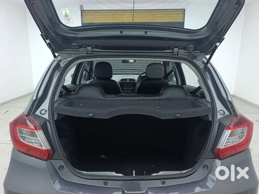 Tata Tiago 1.2 Revotron Xta, 2025, Petrol