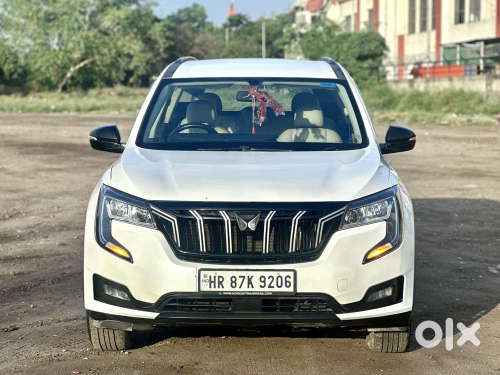 Mahindra Xuv700 2.0 Mx Petrol Mt 5 Str, 2023, Petrol