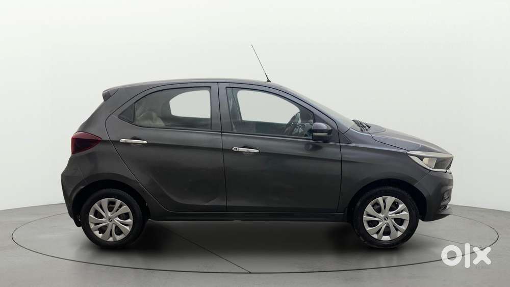 Tata Tiago 1.2 Revotron Xt, 2022, Petrol