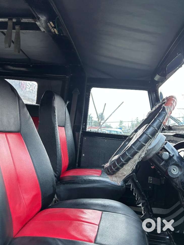 Mahindra Jeep, 2000, Petrol