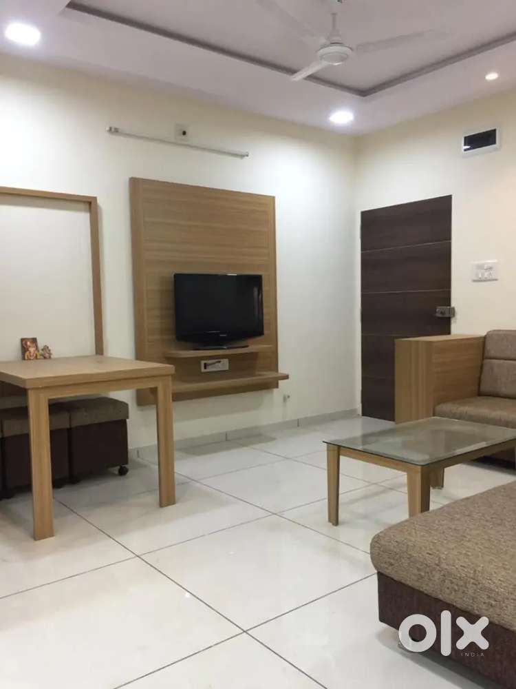 2bhk spacious flat located on Main 40m AtladraPadra road For Sale