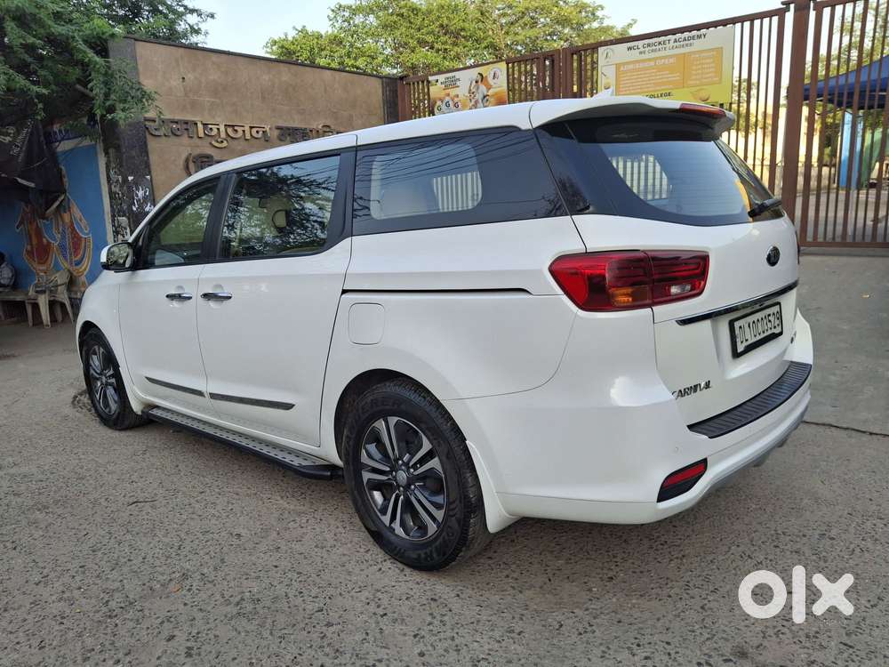 Kia Carnival Premium, 2021, Petrol
