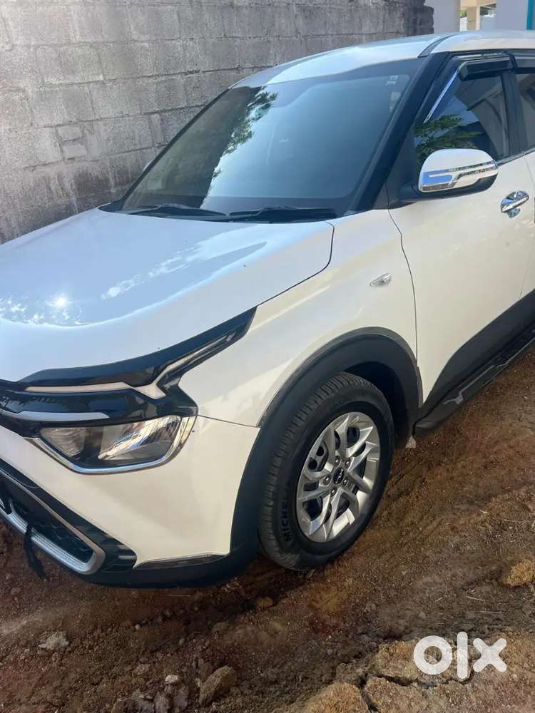 Kia Carens 2024 Diesel Well Maintained