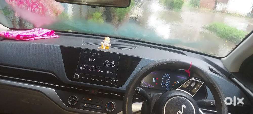 Kia Carens 2024 Petrol 9000 Km Driven