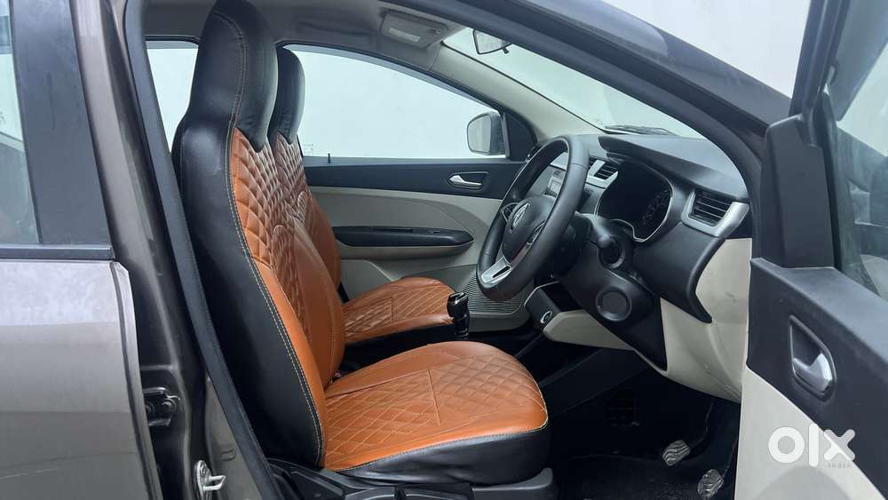 Renault Triber 1.0 Rxz Dual Tone, 2022, Petrol
