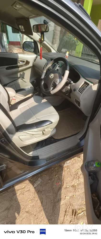 Toyota Innova 2012 Diesel 175000 Km Driven