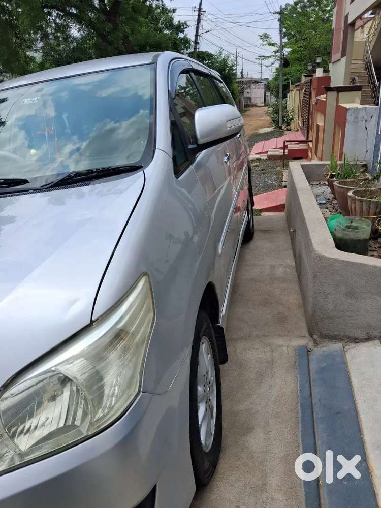 Toyota Innova 2012 Diesel Well Maintained