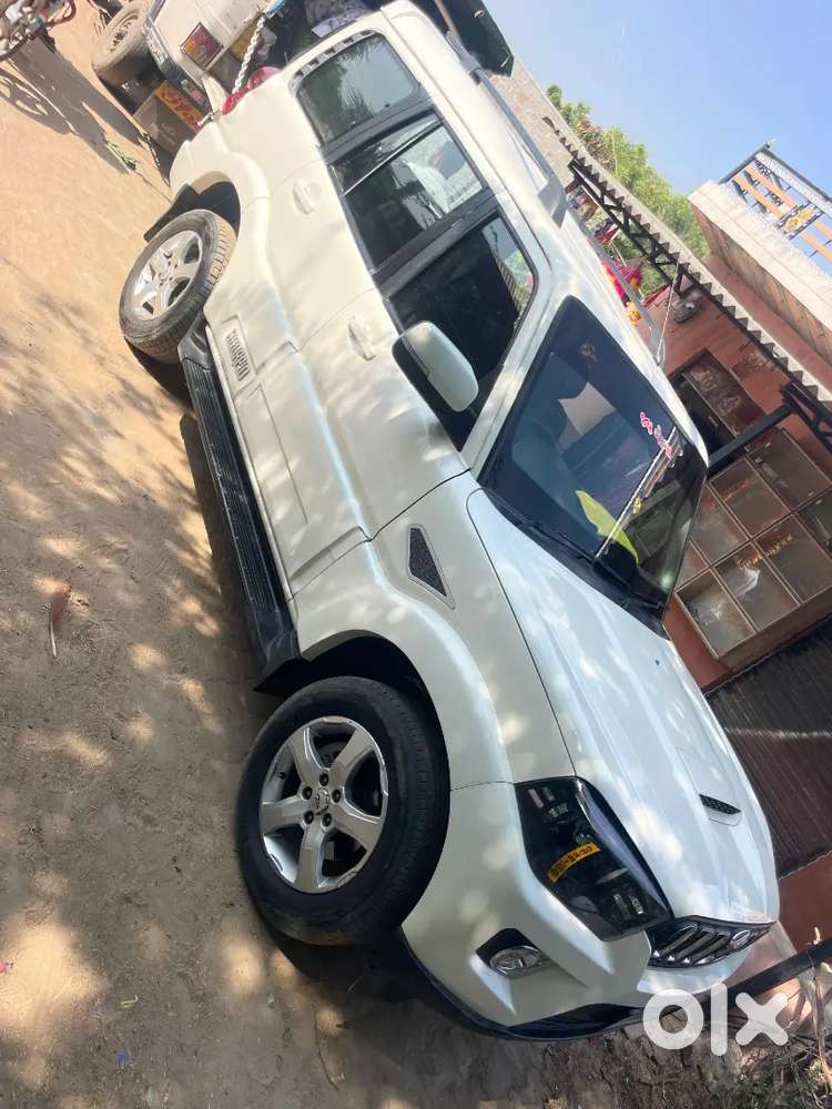 Mahindra Scorpio S11 2018