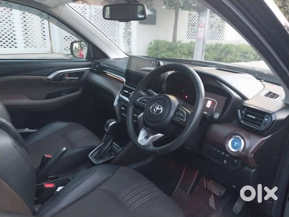 Toyota Urban Cruiser Hyryder 1.5 V Hybrid, 2023, Petrol