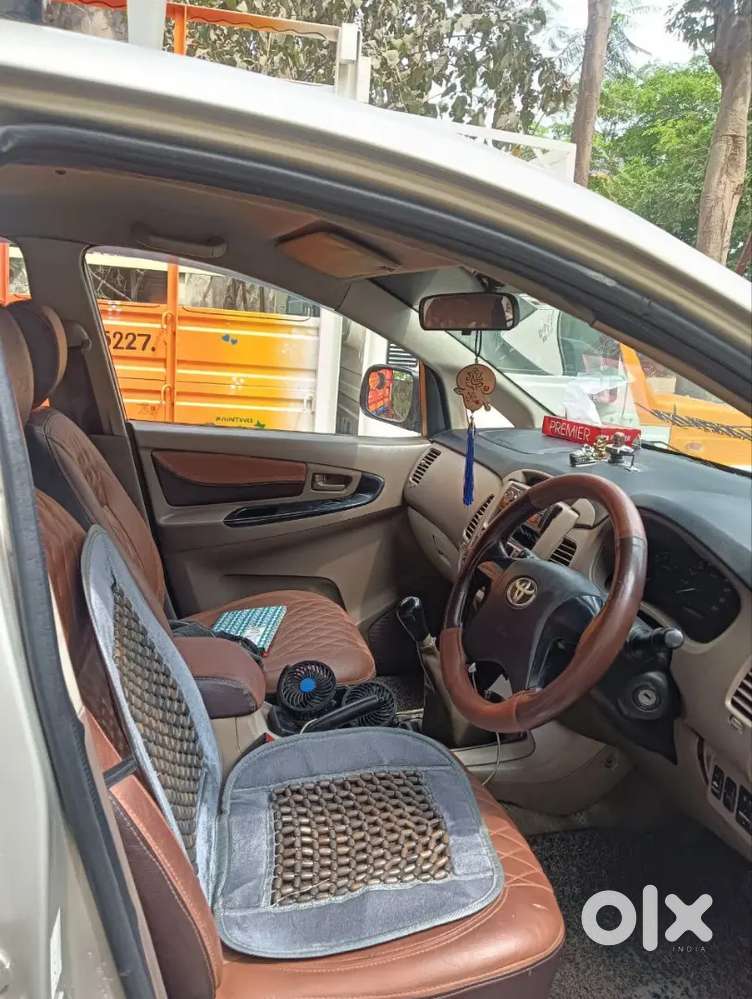 Toyota Innova Diesel 2015 Variant