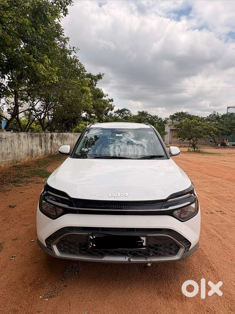 Kia Carens Petrol 2022 Km Driven