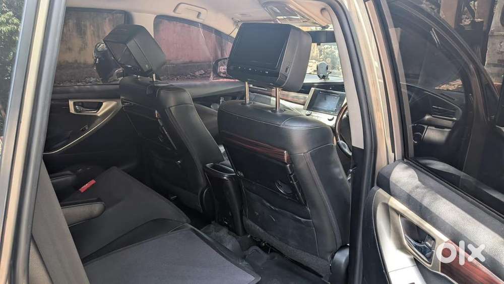 Toyota Innova Crysta 2017