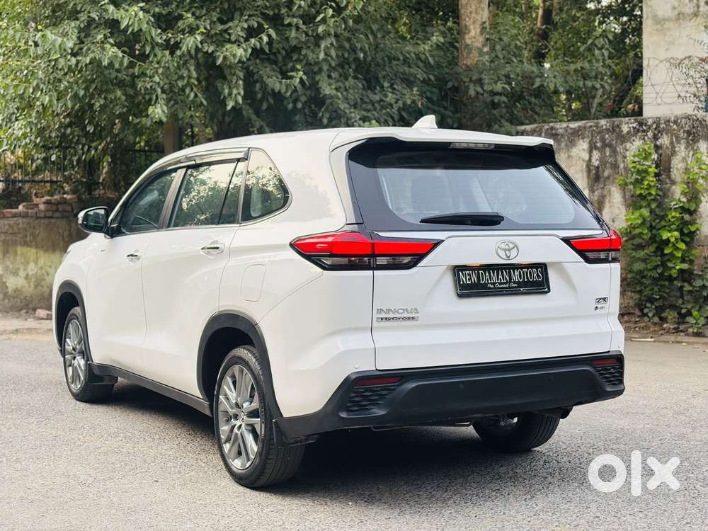 Toyota Innova Hycross 2.0 Zx Hybrid 7 Str, 2025, Petrol