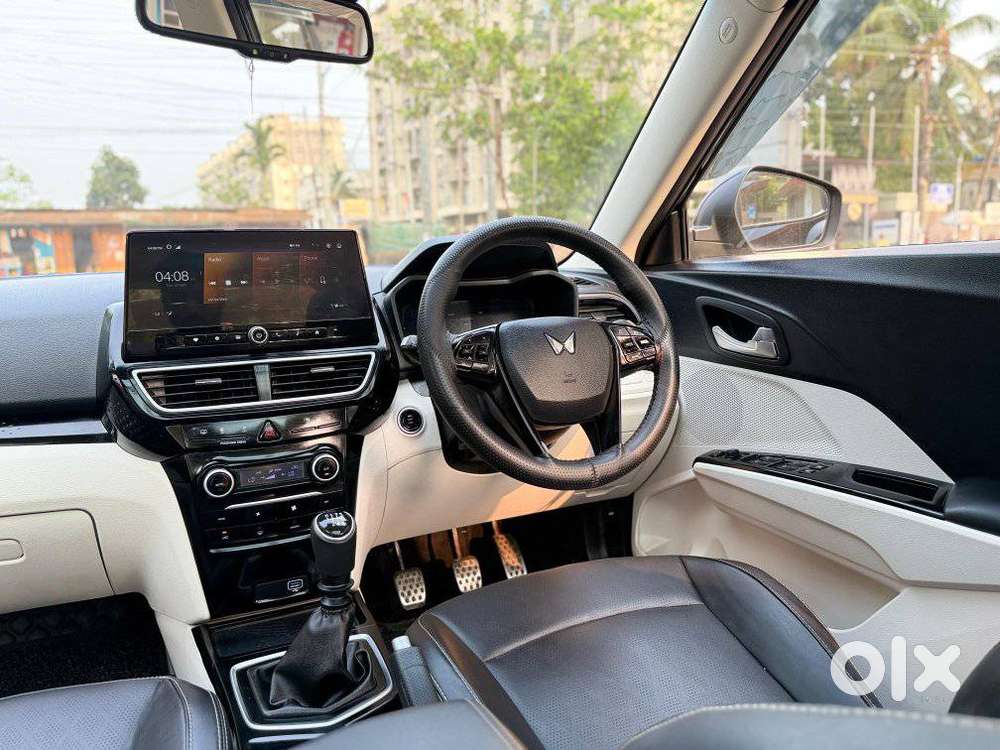 Mahindra Xuv 3xo Ax5 Pm Mt, 2026, Petrol