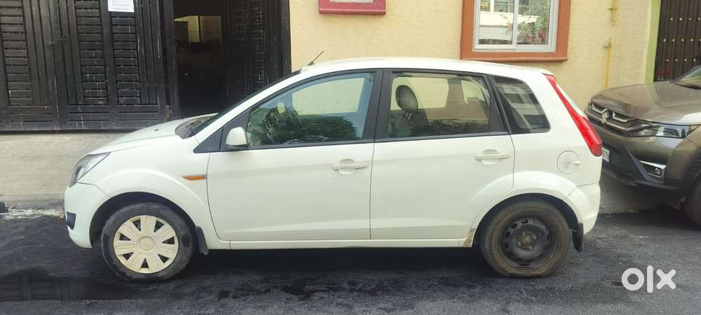 Ford Figo 2011 Petrol 70800 Km Driven