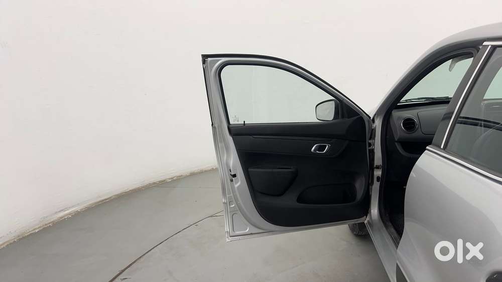 Renault Kwid 2019-ongoing 1.0 Rxt (o), 2018, Petrol