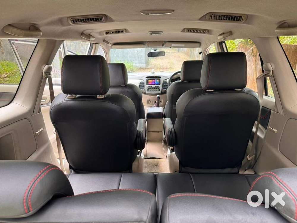 Toyota Innova 2011 Diesel 200000 Km Driven ,insurance Till December