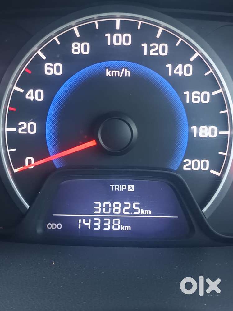 Hyundai Grand I10 Sportz, 2016, Petrol