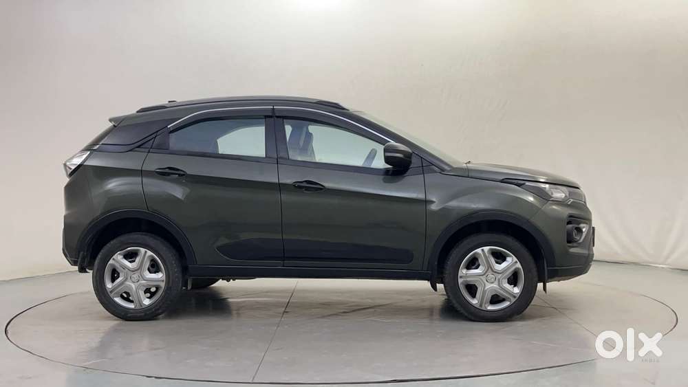 Tata Nexon 1.2 Revotron Xma Amt (s), 2022, Petrol