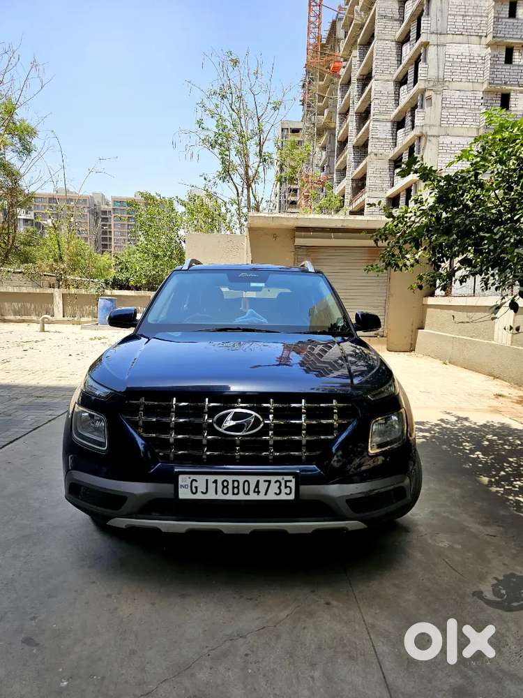 Hyundai Venue 2022 Petrol Well Maintained