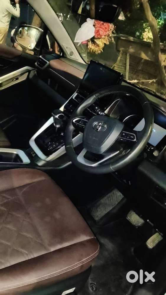 Toyota Innova Hycross 2.0 Zx (o) Hybrid 7 Str, 2025, Electric