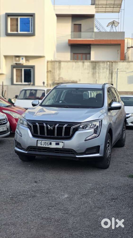 Mahindra Xuv700 2.0 Mx Petrol Mt 5 Str, 2022, Petrol